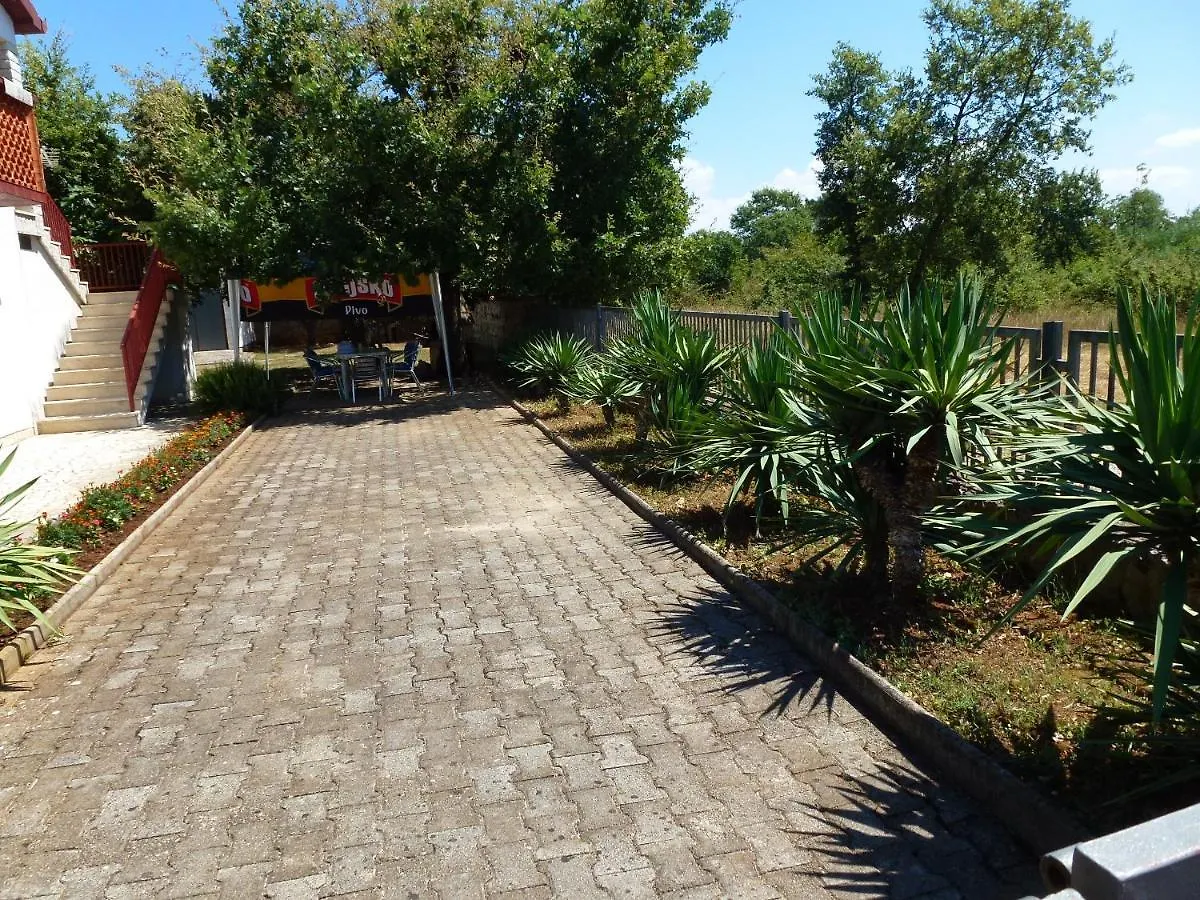 Appartamento Apartmani Ostres Porec